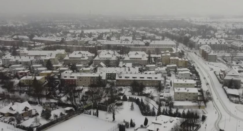 Zobaczcie jak prezentuje się zaśnieżona Legnica z lotu ptaka! [FILM]