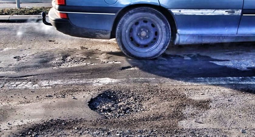 Fatalny stan dróg w Legnicy. Problem dostrzegł nawet prezydencki radny