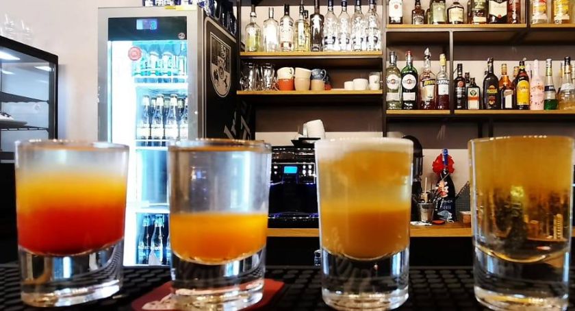 Legnica ulży restauratorom. Jest uchwała rady miejskiej ws. koncesji na alkohol