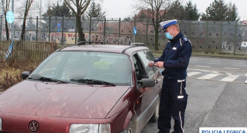Ponad stu kierowców ze zbyt ciężką nogą złapanych przez policję w jeden dzień