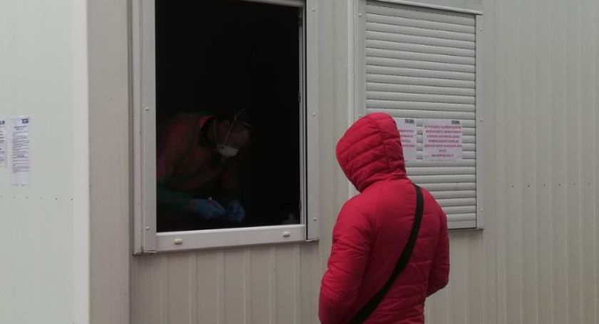 Kilkadziesiąt dobowych zakażeń. Coraz więcej legniczan na kwarantannie