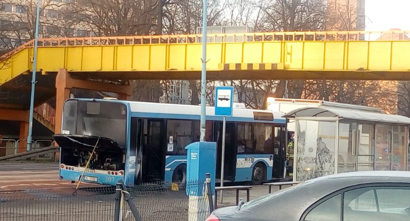 Pożar autobusu MPK centrum Legnicy. Pasażerom nic się nie stało