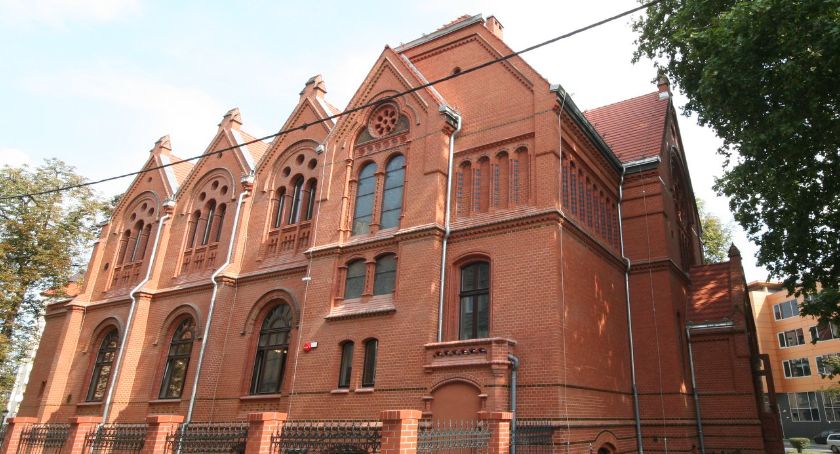 Legnicka Biblioteka Publiczna – w jakich godzinach wypożyczymy książki?