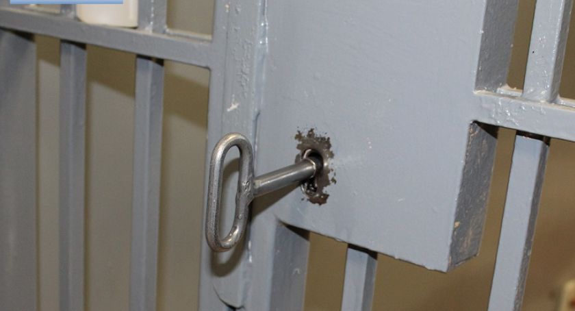 Policja wyłapuje poszukiwanych. Najmłodszy z nich ma zaledwie 17 lat