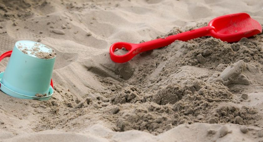 Porwał 7-letnie dziecko i chciał je zgwałcić za 50 zł. Pedofil z Legnicy trafił już za kraty