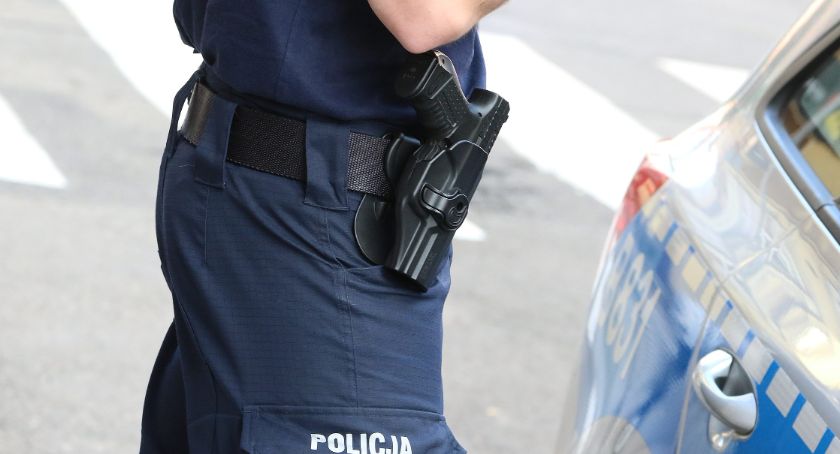 Pijany kierowca Renaulta zatrzymany przez drogówkę. Może odsiedzieć dwa lata