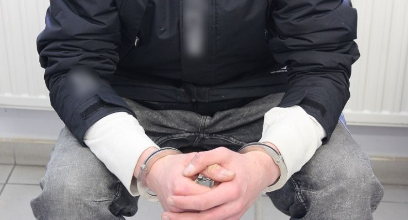 Złodziej z Legnicy w delegacji. Włamał się do sklepu, ukradł alkohol i papierosy