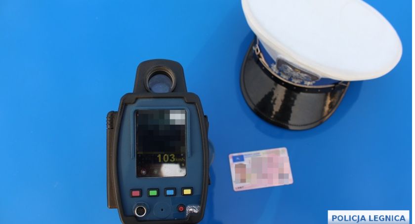 Kolejni legniccy kierowcy stracili prawo jazdy. Policja apeluje o zdjęcie nogi z gazu