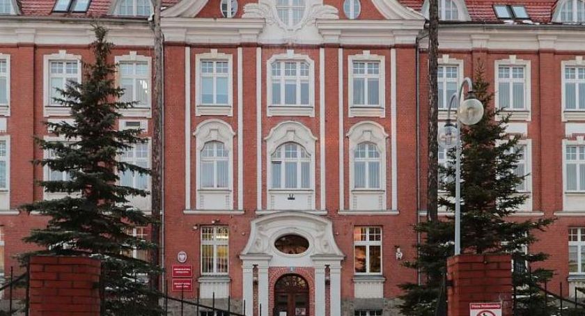 Zabójstwo kobiety przy ul. Głogowskiej w Legnicy. Prokuratura czeka na wyniki sekcji zwłok