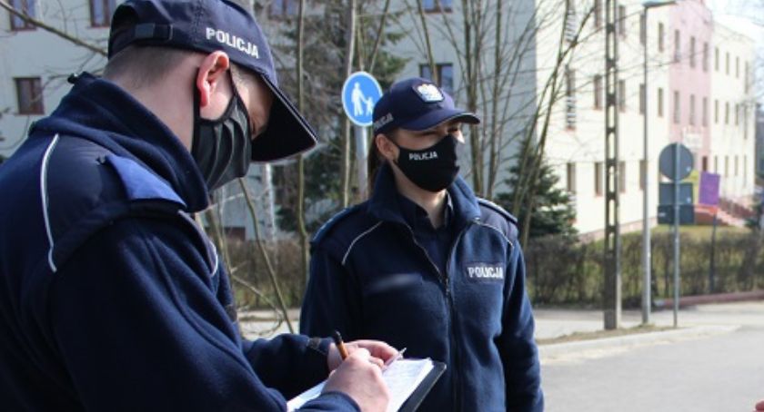 27-latek z narkotykami w kieszeni wdał się w bójkę z policjantami. Grożą mu 3 lata odsiadki