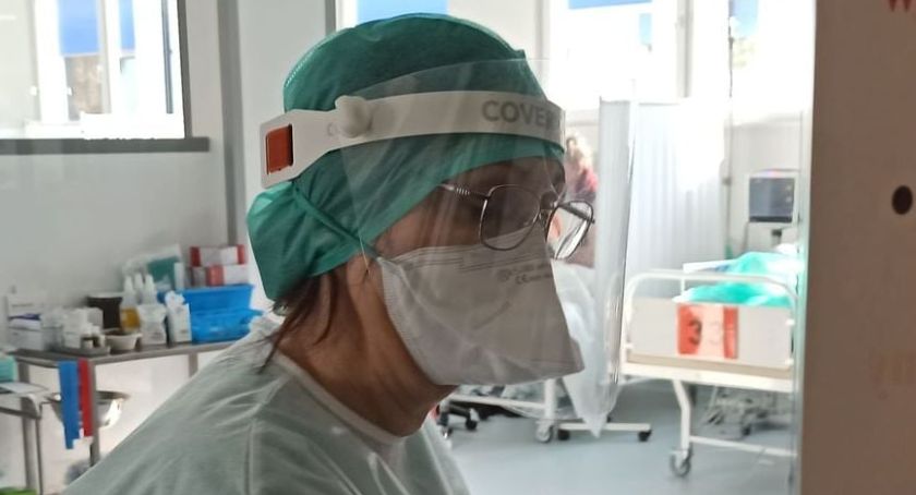 W szpitalu wciąż przybywa pacjentów z Covid-19. Nie ma żadnego wolnego respiratora 