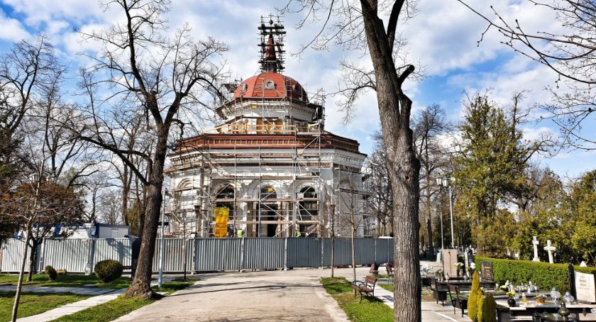 Remont kaplicy na cmentarzu komunalnym będzie droższy o 650 tys. złotych
