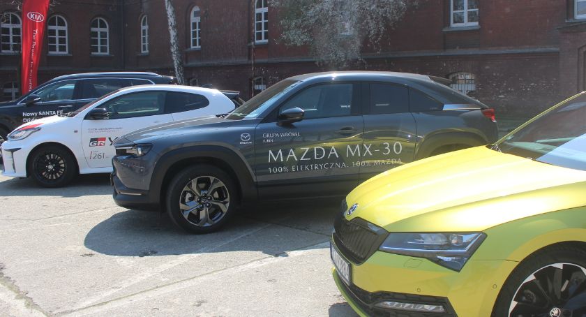 Rekrutuj do klasy motoryzacyjnej pod patronatem dealerów samochodowych
