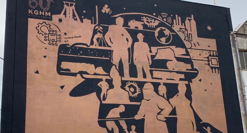 Pierwszy w Polsce miedziany mural na budynku KGHM Zanam w Legnicy