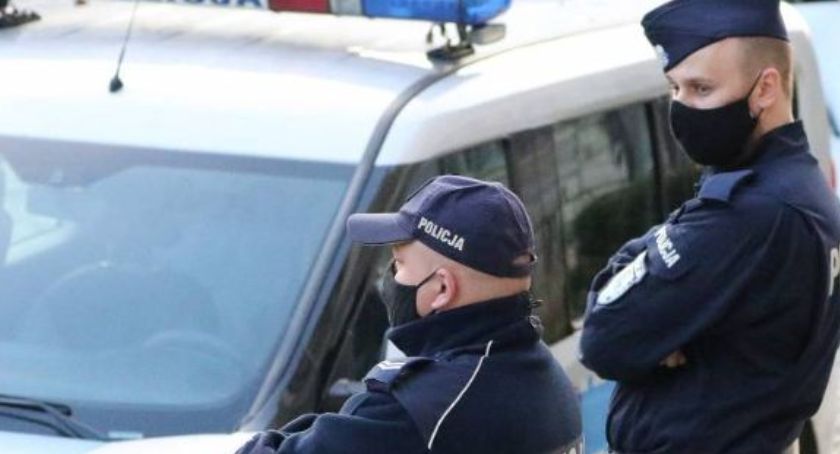 Imprezujący na mieście nastolatek oddał policjantom marihuanę 