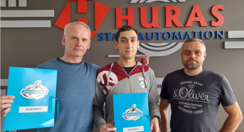 Karol Siwak na kolejne dwa sezony w Siódemce Miedź Legnica!
