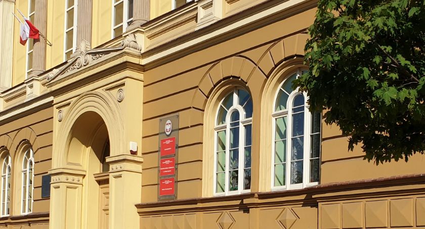 Urząd miasta ogłosił dyrektorskie konkursy w czterech legnickich szkołach