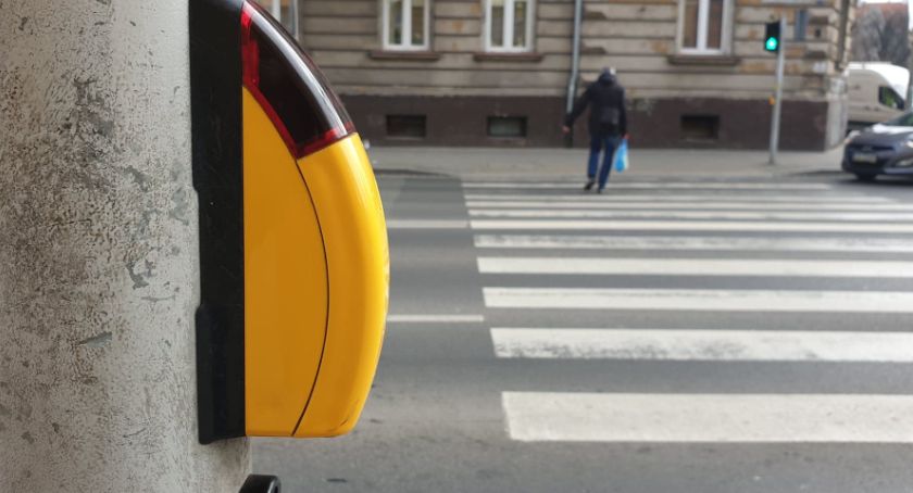 Uwaga! W Legnicy działają ponownie przyciski na przejściach dla pieszych