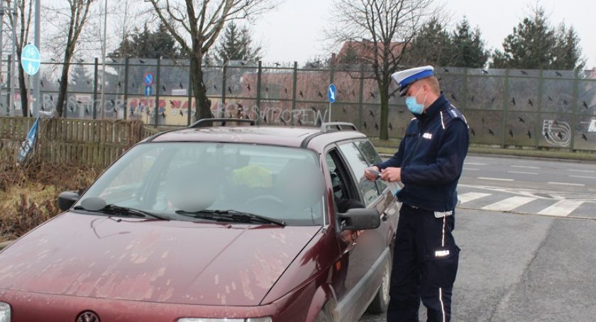 Poszukiwany legniczan trafił za kraty. Wpadł podczas kontroli drogowej