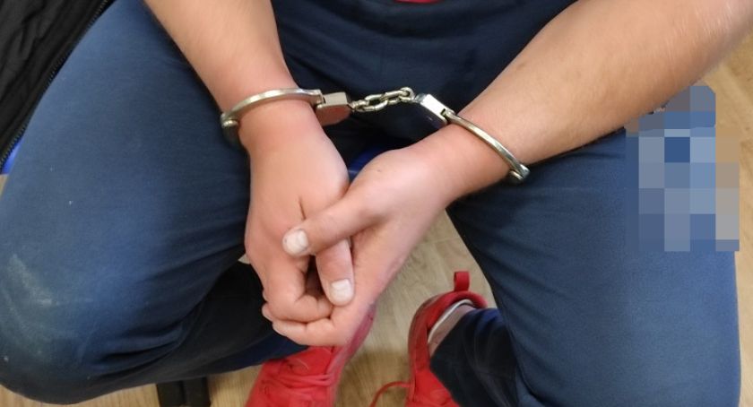 Pijani legniczanie dali czadu na mieście. Rozwalili samochody, chcieli pobić policjantów