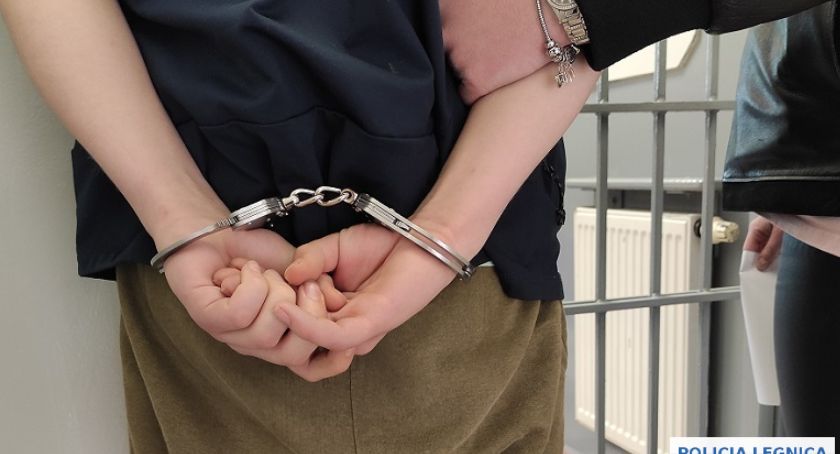 Nastoletni diler na rowerze. Młody legniczanin wiózł kilkaset porcji narkotyków