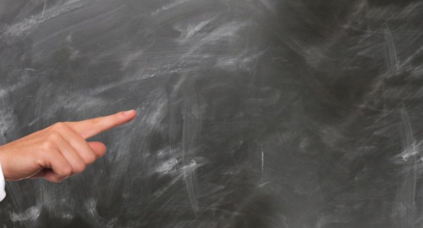 Egzaminy ósmoklasisty w Legnicy. Najpierw język polski, potem matematyka i język obcy