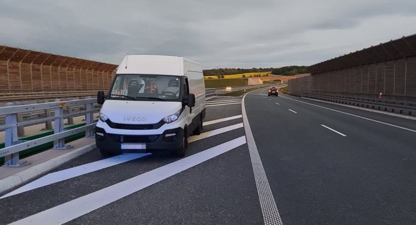 Legnica. Pijany Bułgar jechał busem drogą ekspresową S3. Miał 1,5 promila