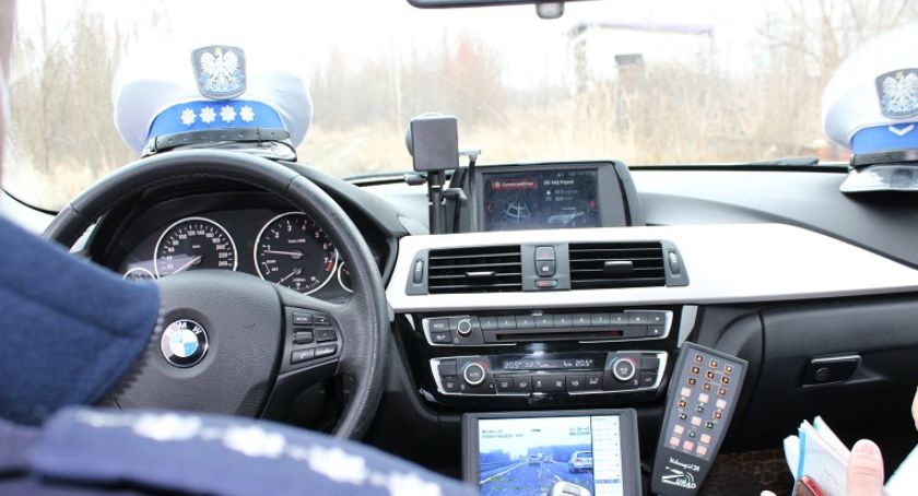 Mieszkaniec Miłkowic przyjechał do Legnicy na motorowerze – po kielichu i bez prawa jazdy