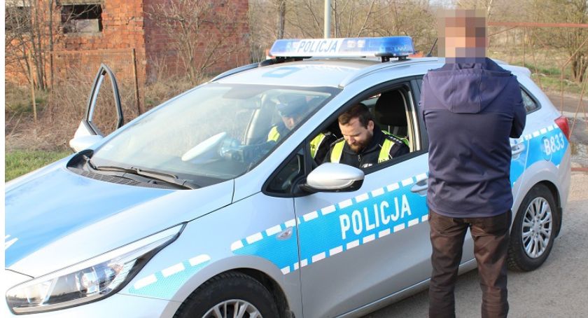 40-letni kierowca miał w nosie zakazy. Wkrótce stanie po raz piąty przed sądem