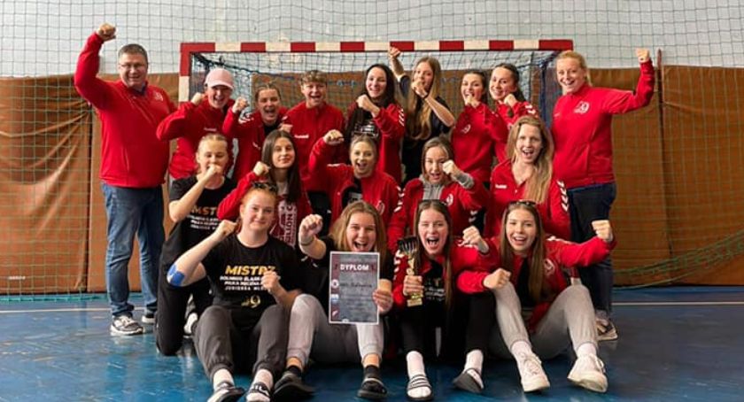 Szczypiornistki UKS Dziewiątka w finale Mistrzostw Polski Juniorek Młodszych!