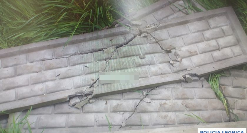 Legnica. Złodzieje wyłamali betonowe ogrodzenia i okradli firmę [FOTO]