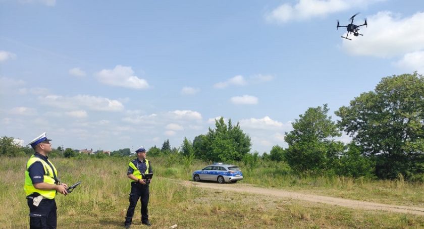 Legniccy kierowcy na celowniku policyjnego drona. Posypały się mandaty [FOTO]