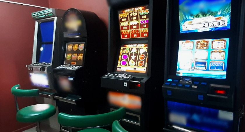 Funkcjonariusze KAS namierzyli 48 nielegalnych automatów. M.in. w Legnicy