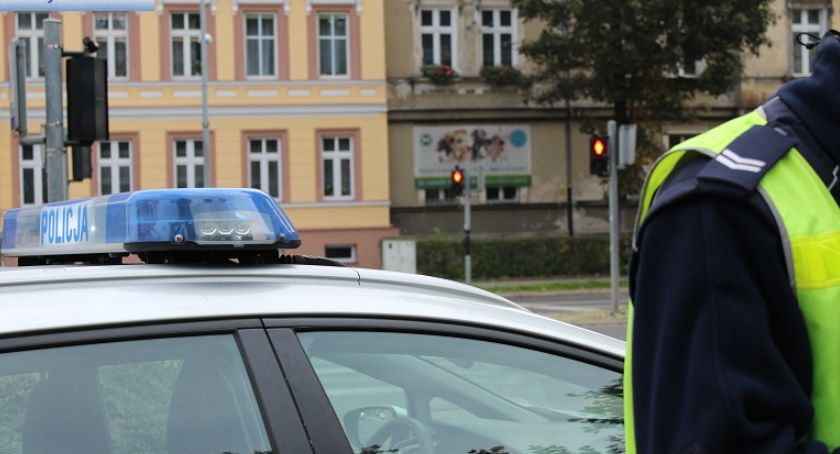 Wypadek w Legnicy. Pijana rowerzystka wymusiła pierwszeństwo przejazdu 