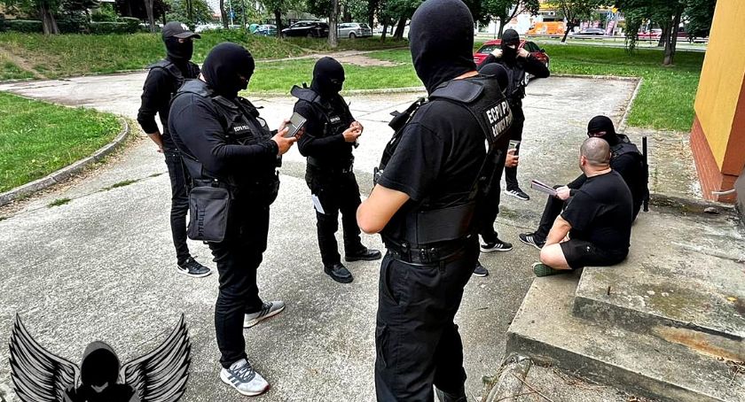 Chciał seksu z dwunastolatką – prokuratura postawiła zarzut 38-latkowi z Legnicy