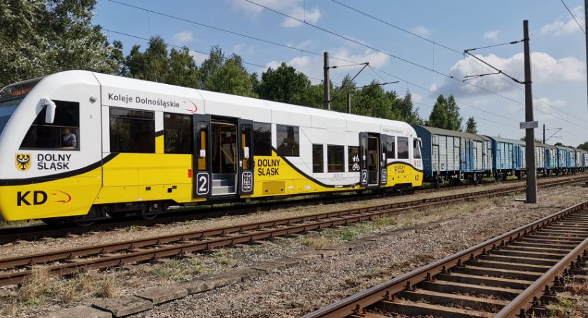 Koleje Dolnośląskie powiększą swój tabor o specjalne wagony do przewozu rowerów