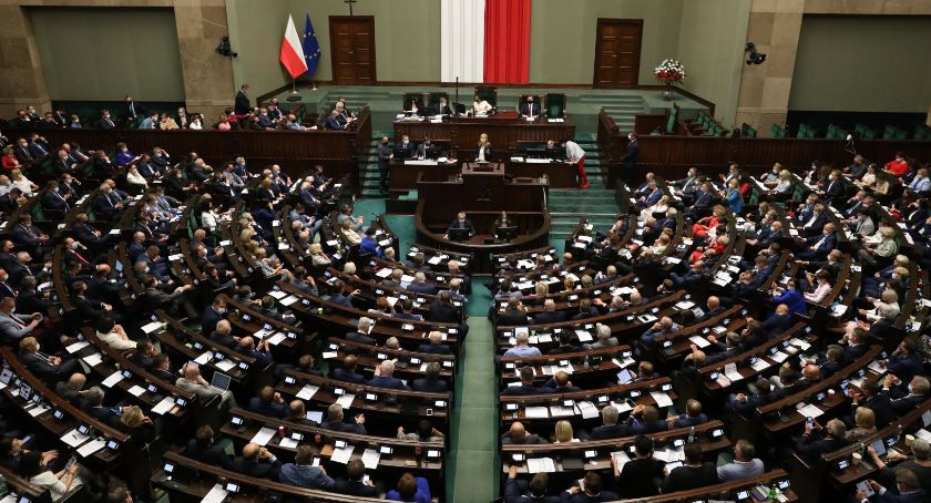 Ustawa Lex TVN - sprawdź jak głosowali posłowie z legnickiego okręgu wyborczego