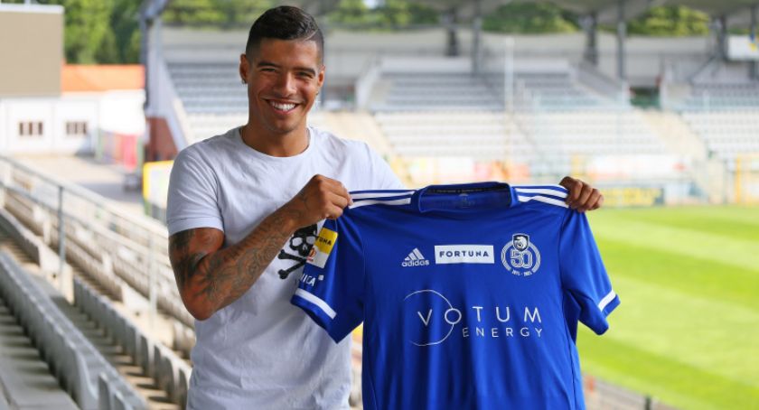 OFICJALNIE! Carlos Julio Martínez Rivas zawodnikiem Miedzi Legnica