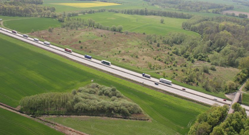Uwaga kierowcy! Od poniedziałku utrudnienia w ruchu na autostradzie A4 pod Legnicą
