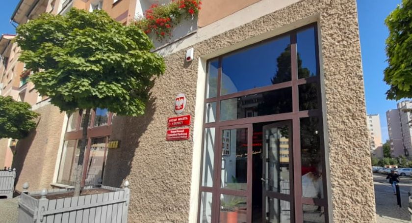Rynek w Legnicy - zamiast restauracji i barów mamy kolejny wydział urzędu miasta