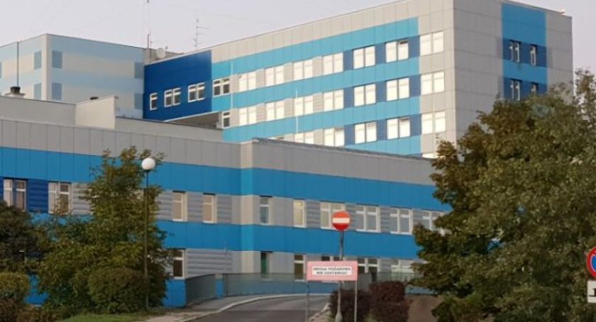 Oszuści wciąż grasują w Legnicy i udają pracowników szpitala. Seniorka straciła 24 tys. zł
