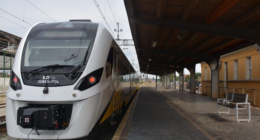 Pierwszy pociąg hybrydowy Kolei Dolnośląskich przyjechał już do Legnicy [ZDJĘCIA]