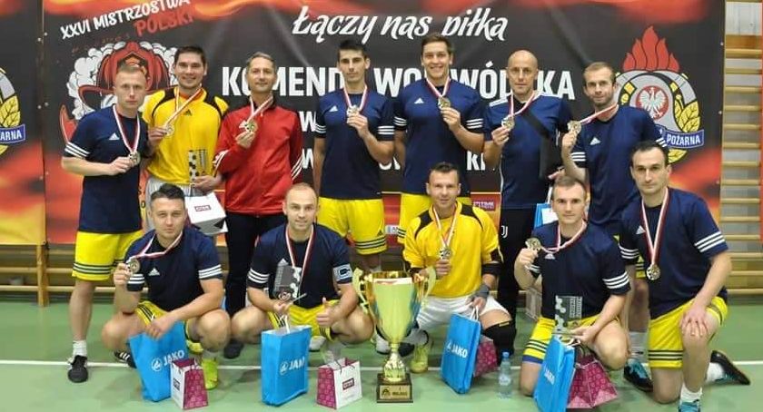 Strażacy z Legnicy zostali mistrzami Polski w piłce halowej. Brawo!