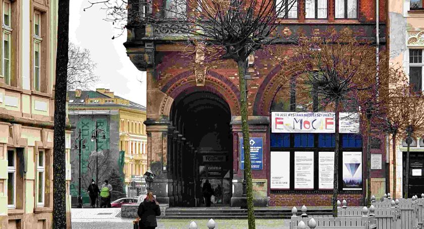 Galeria Sztuki w Legnicy zaprasza. Tym razem nie na wystawę, a wymianę ciuchów