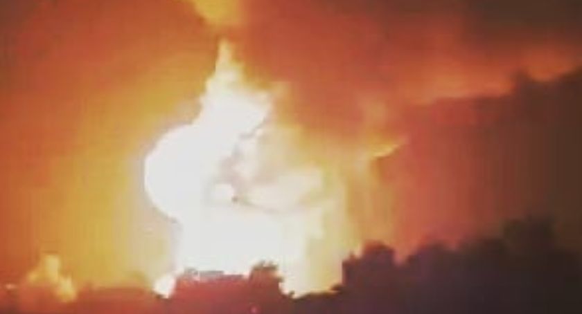 Ogromny pożar na A4. Wybuchła ciężarówka z dezodorantami [ZDJĘCIA,  WIDEO]