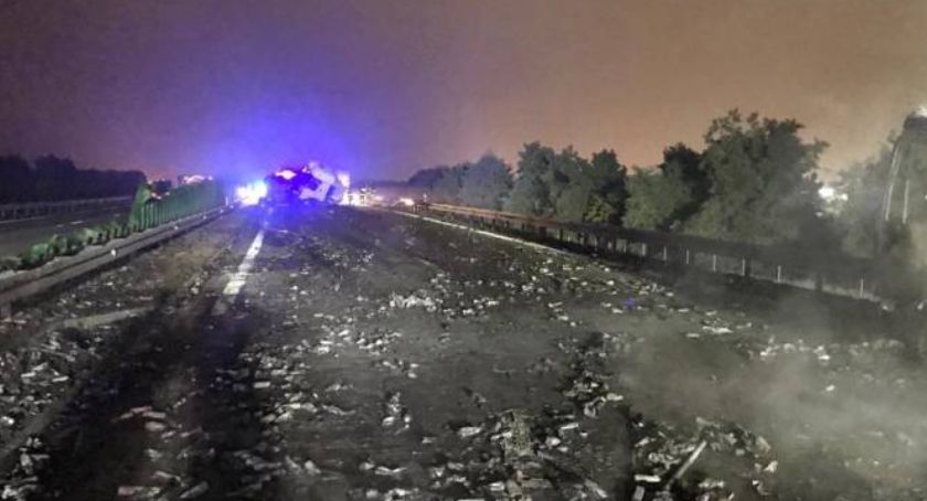 Autostrada A4 pod Legnicą nadal zablokowana - trwa usuwanie pogorzeliska po wybuchu ciężarówki