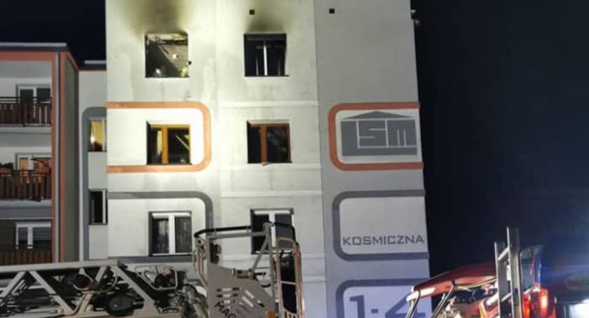 Pożar mieszkania w bloku przy ul. Kosmicznej – dramatyczny apel o pomoc [LIST]