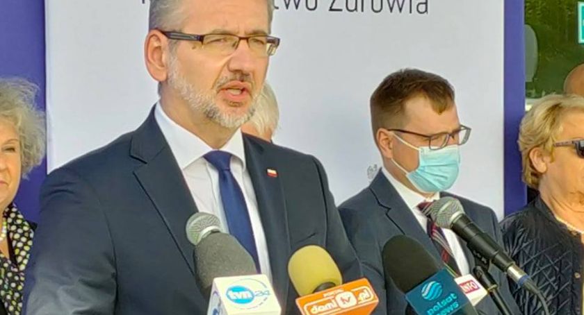 Minister Zdrowia z wizytą w Legnicy. Adam Niedzielski zapewnił, że nie będzie lockdownu 