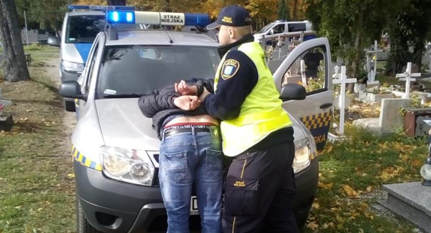 Mężczyzna zdewastował groby dzieci na cmentarzu komunalnym w Legnicy