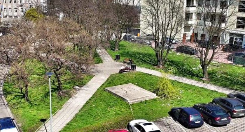 Prezydent Tadeusz Krzakowski zapewnia, że nie zabetonuje placu w centrum Legnicy